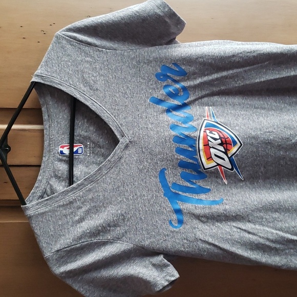 NBA Womens OKC Oklahome City Thunder T-Shirt V-Neck Short Sleeve Heather Gray M - Picture 2 of 7